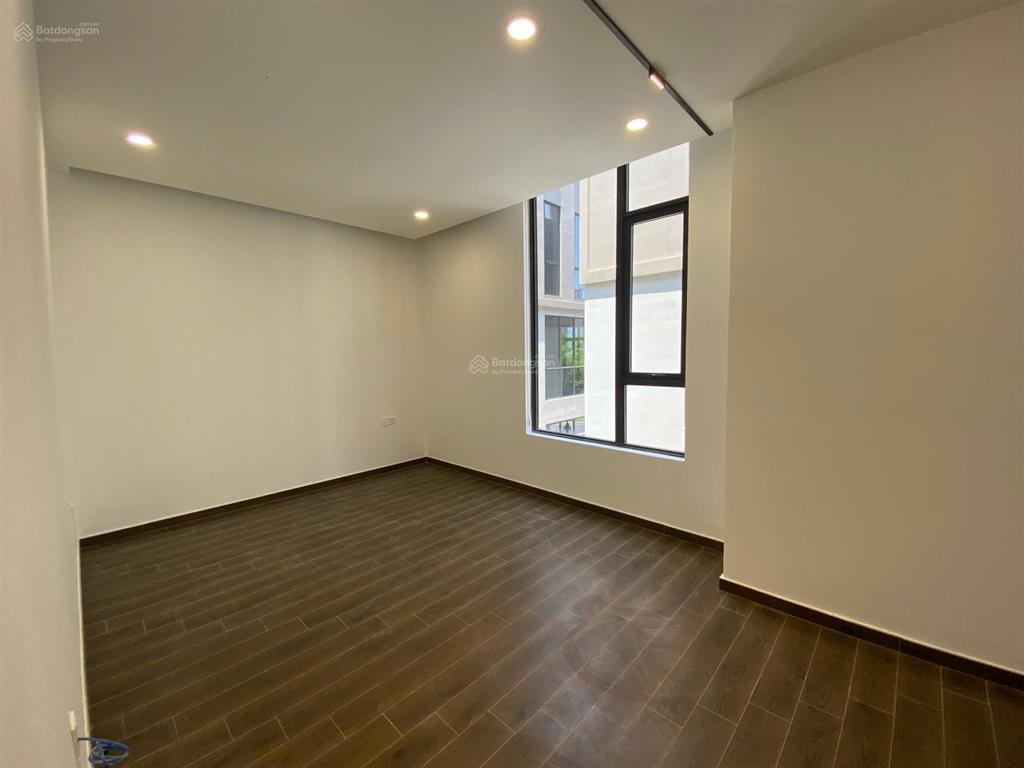 Cho thuê biệt thự song lập mới hoàn thiện nội thất cơ bản giá thuê 38tr/tháng