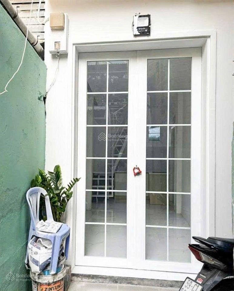 Bán nhà nhỏ 14m2 2 tầng mới đẹp hẻm 95 lê văn lương gần cầu kênh tẻ