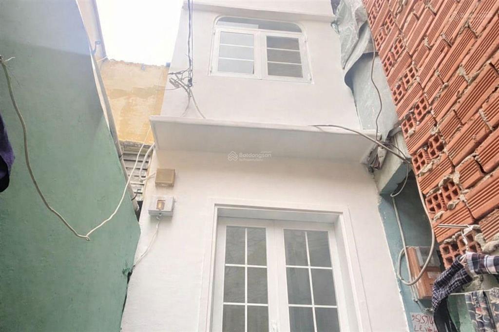 Bán nhà nhỏ 14m2 2 tầng mới đẹp hẻm 95 lê văn lương gần cầu kênh tẻ
