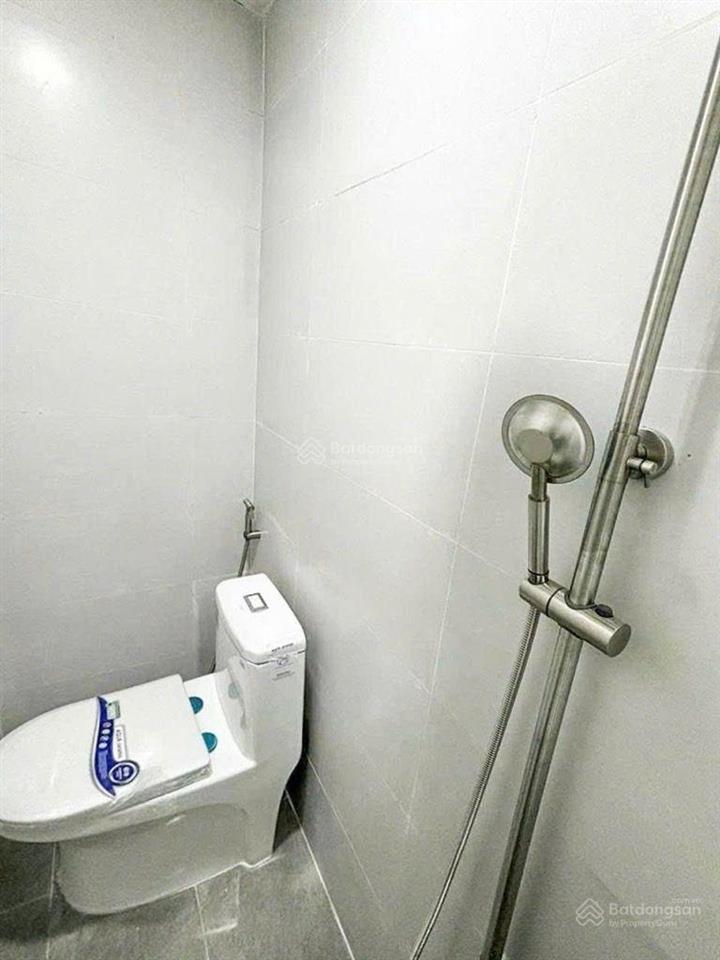 Bán nhà nhỏ 14m2 2 tầng mới đẹp hẻm 95 lê văn lương gần cầu kênh tẻ
