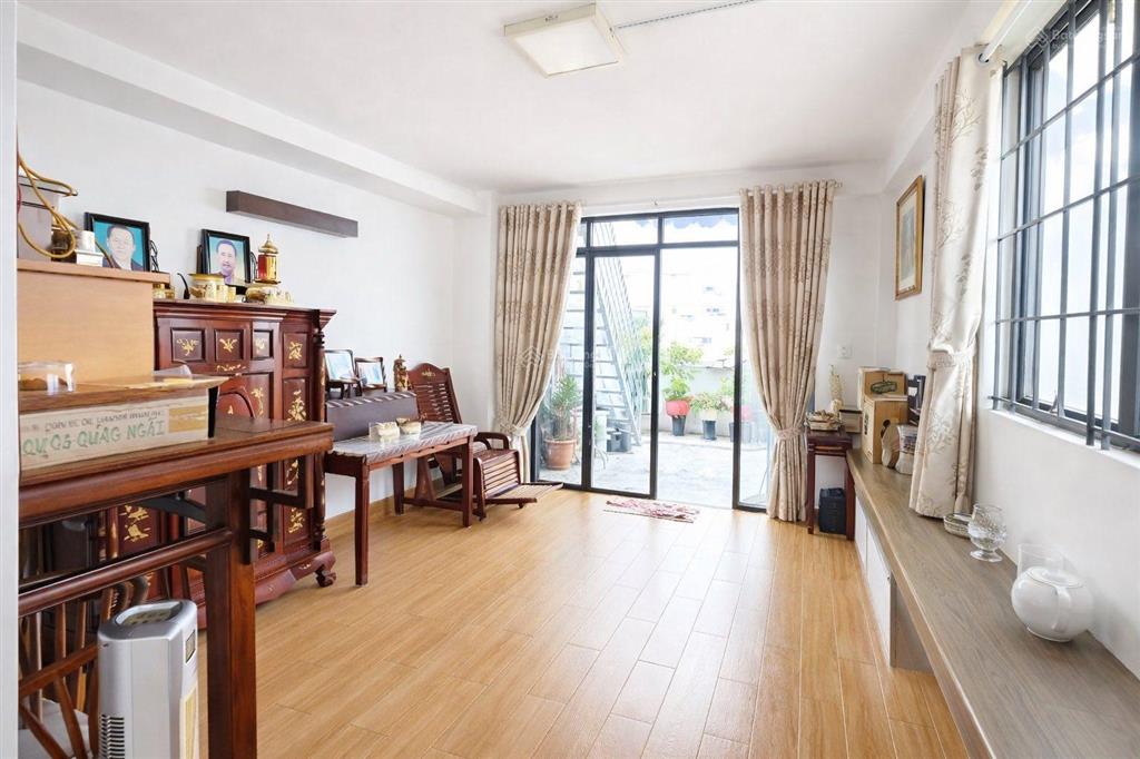 Hiếm có khó tìm góc 2 mặt tiền chợ tân hương, 74m, 5 tầng đúc, chỉ 7,5 tỷ