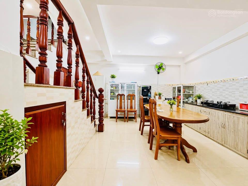 Bán nhà riêng tại lưu chí hiếu, 8,99 tỷ, 66 m2 ngang 6, 4pn, 5wc, tiện ích đầy đủ