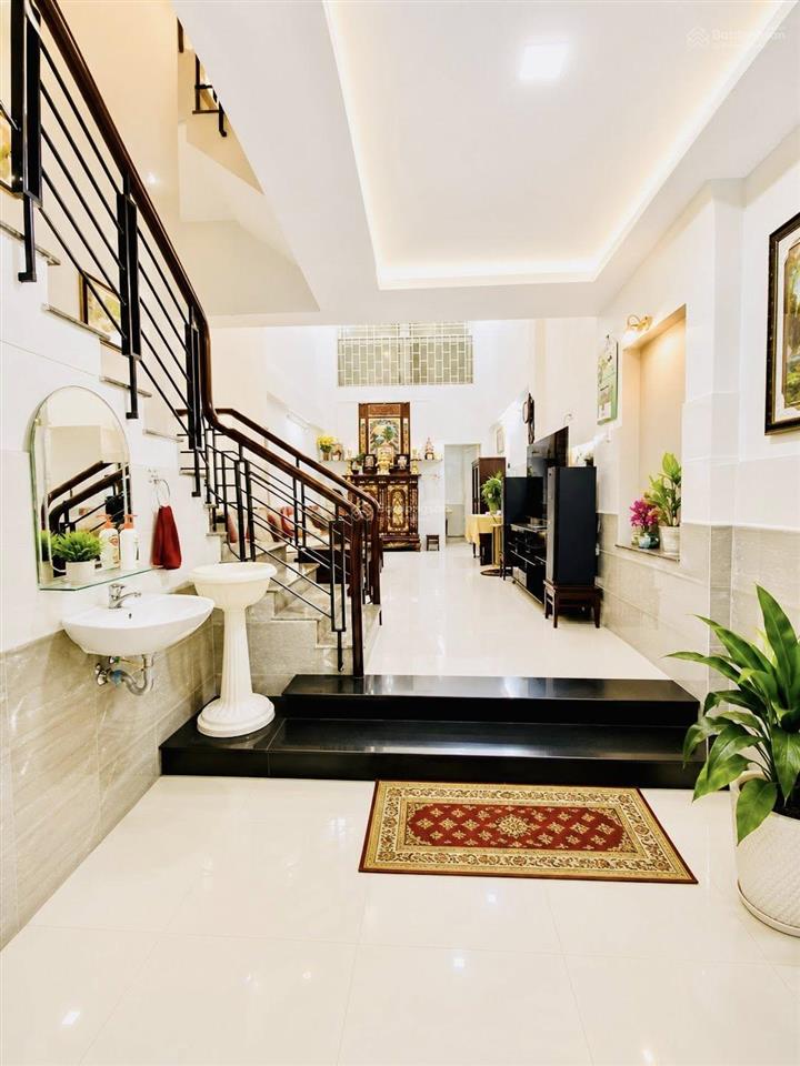 Có một 0 hai  tân sơn nhì hẻm xe tải  72m 5 tầng chỉ 9.x tl