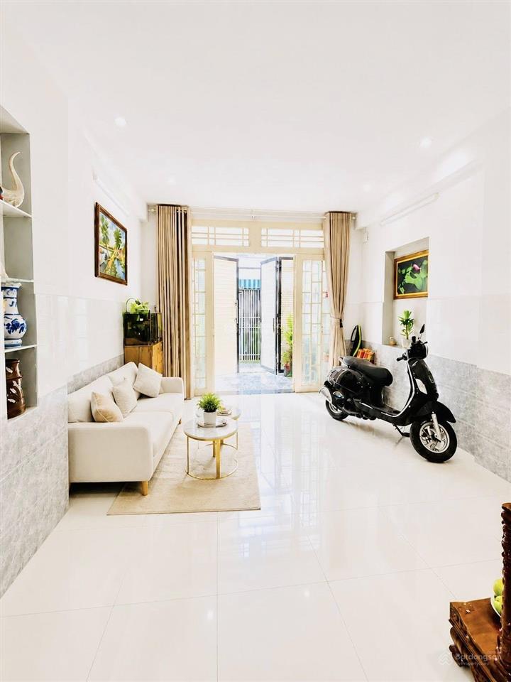 Có một 0 hai  tân sơn nhì hẻm xe tải  72m 5 tầng chỉ 9.x tl