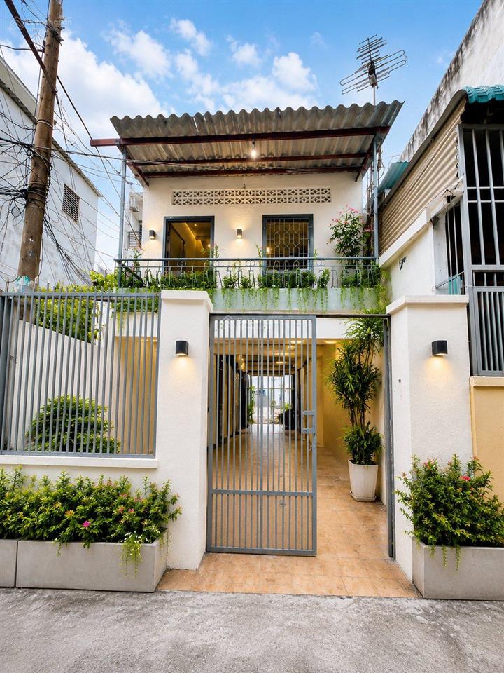 Siêu phẩm lô góc 114m2  trịnh đình trọng  tiện xây mới  giá chỉ 8 tỷ