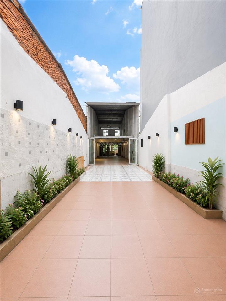 Siêu phẩm lô góc 114m2  trịnh đình trọng  tiện xây mới  giá chỉ 8 tỷ