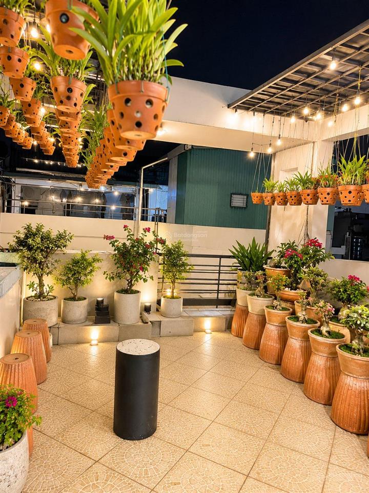 2 phút đến aeon mall hxh tránh nhau đúc 5 tầng kiên cố sổ vuông đẹp a4 chỉ 7.x