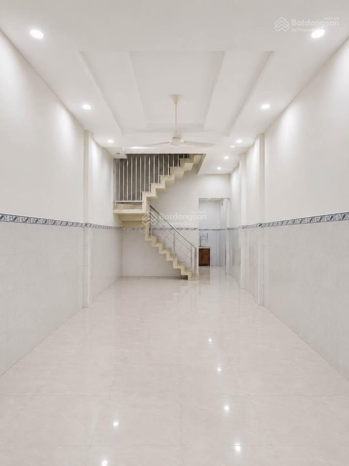 Hiếm ô tô tránh gần chợ tân hương sẵn dòng tiền 64m chỉ nhỉnh 8 tỷ