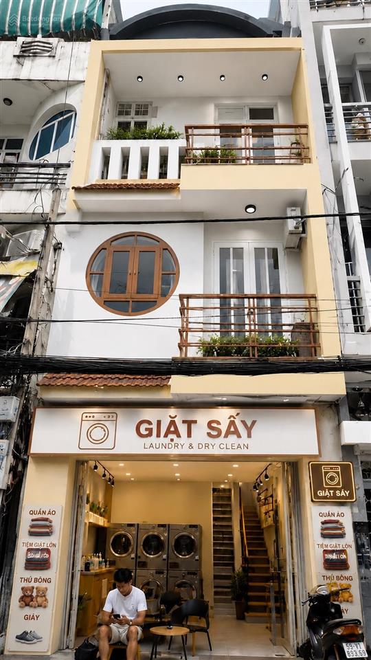 Mặt tiền đối diện đhct  3 tầng sẵn dòng tiền  giá ngộp 8.x tỷ!