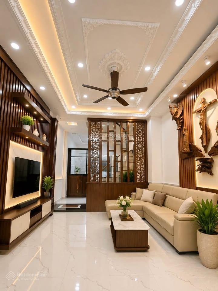 Siêu phẩm nhà đẹp 4 tầng 72m  hxh thông  sát aeon máll  chỉ 9.x tỷ