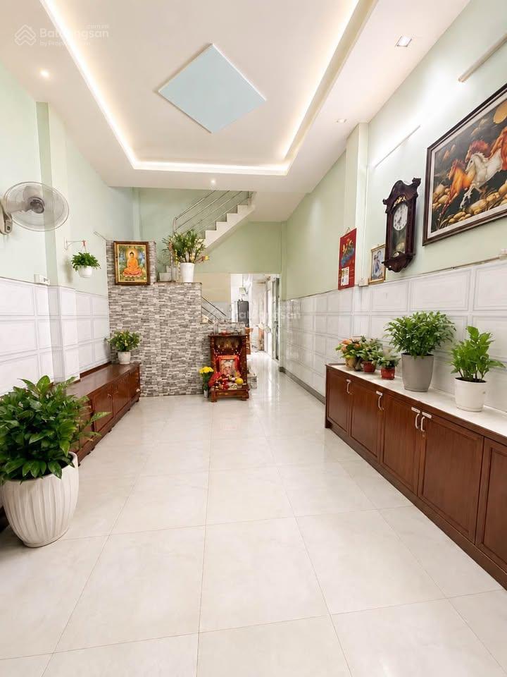 Siêu phẩm tân phú  xe hơi ngủ trong nhà  3 phút đến aeon mall 58m chỉ 5.5 tl