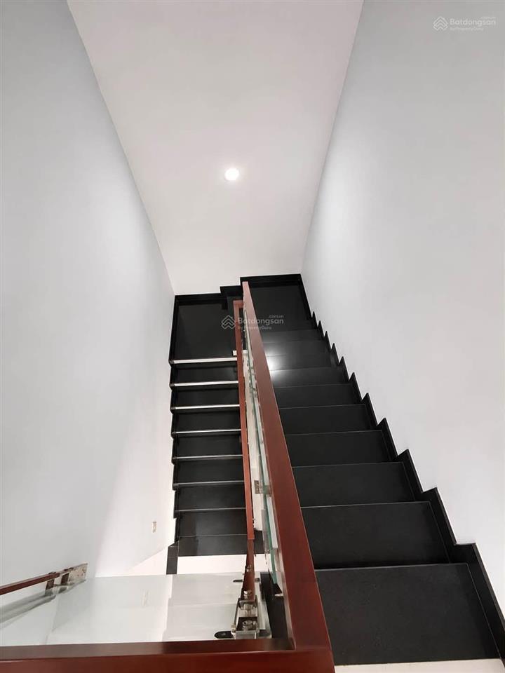 Bán nhà hẻm 9m phạm đăng giảng, 5x23m, sát kcn, thích hợp xây chdv, chỉ nhỉnh 9 tỷ