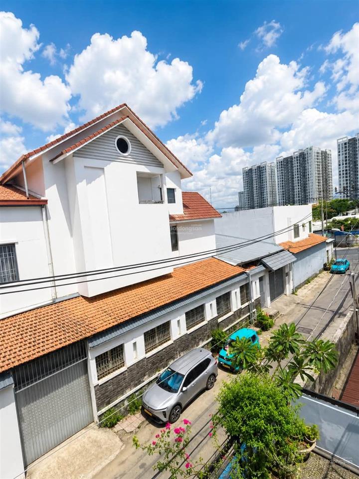 Hẻm 8m thông tứ tung  thoại ngọc hầu  nhà 4 tầng mới  cận mặt tiền  chỉ nhỉnh 9