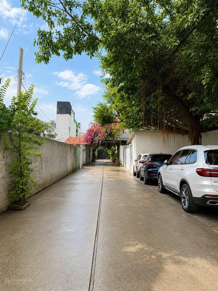 Siêu phẩm đầu tư  dãy trọ dòng tiền 20tr/tháng  tách được 2 lô  ngay aeon tân phú