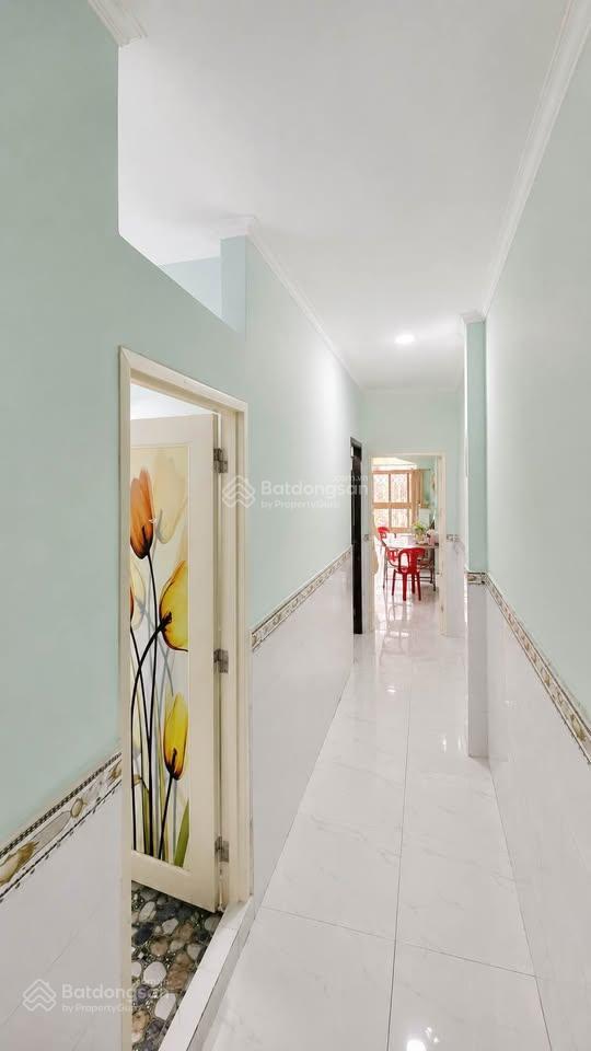Chính chủ giảm sâu bán gấp nhà hxh thông lạc long quân, dt 121m2, giá 9.7 tỷ tl