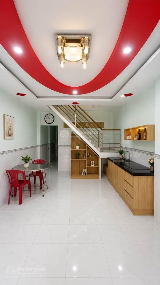 Chính chủ giảm sâu bán gấp nhà hxh thông lạc long quân, dt 121m2, giá 9.7 tỷ tl