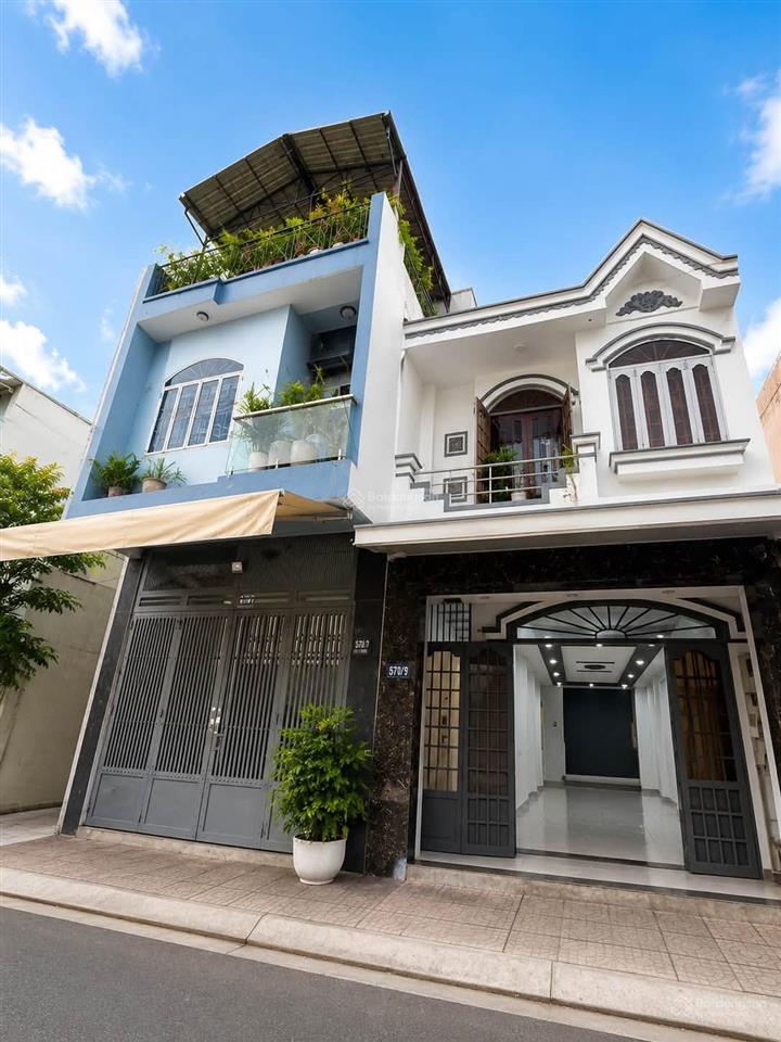 Giảm hơn 2 tỷ  lê thúc hoạch  nhà đúc 3 tầng 96m ngang 5m  hxh tránh  chỉ 9.x tỷ tl