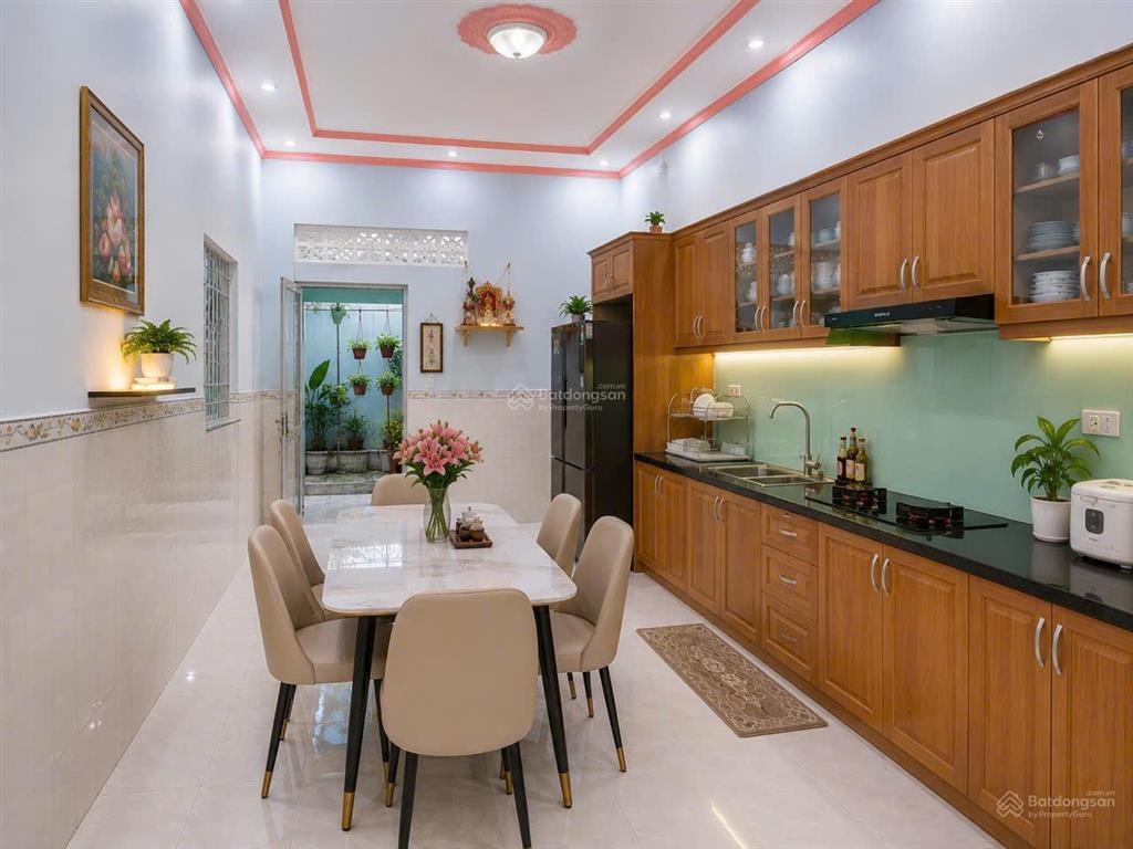 Bán nhà phú thọ hòa tân phú 74m2 ngang 4.4m hẻm xe hơi đỗ cửa sẵn dòng tiền chỉ 5.7 tỷ