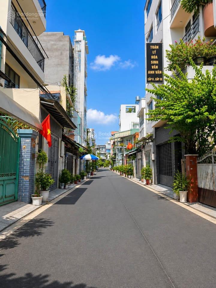 Ngộp  mặt tiền ngay khu ẩm thực tân phú  3 tầng 90m2 nở hậu 7.4m chỉ 9, x tỷ