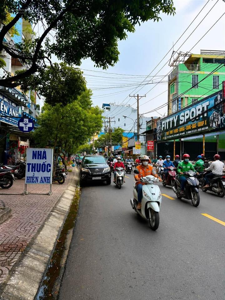 Bán nhà mặt tiền tân sơn nhì  84m2 sẵn dòng tiền  chỉ 10,x tỷ