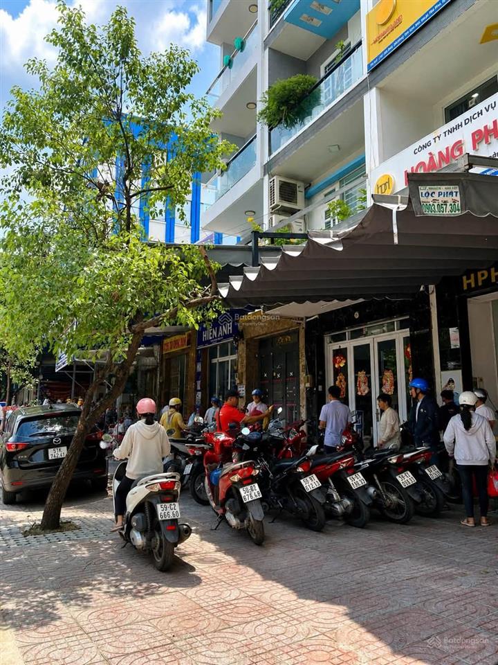 Bán nhà mặt tiền tân sơn nhì  84m2 sẵn dòng tiền  chỉ 10,x tỷ