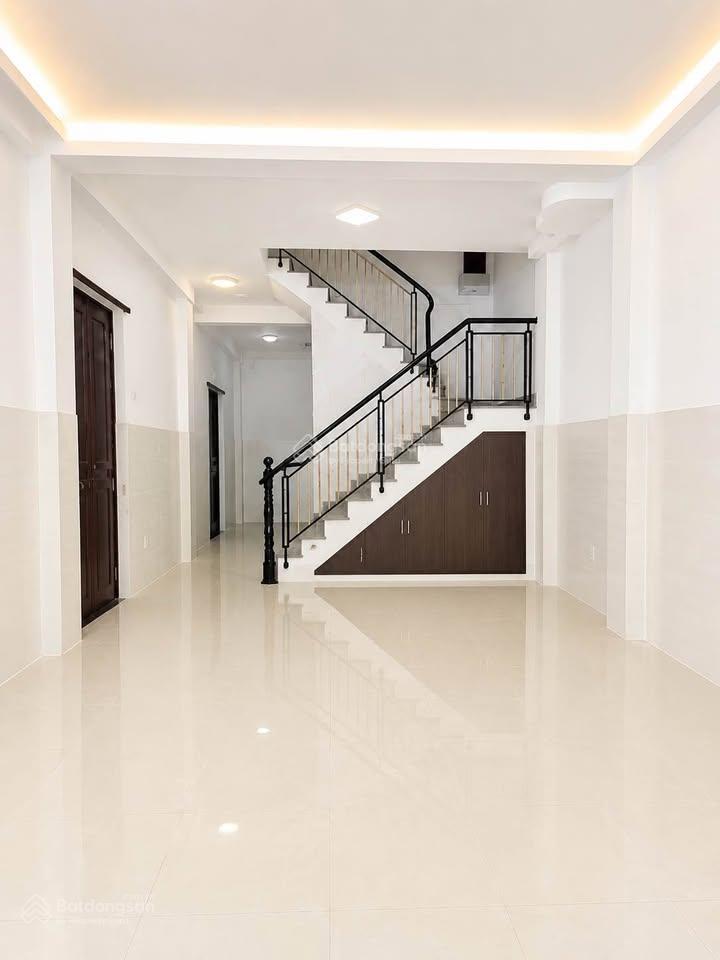 Lô góc gò dầu view công viên đường 8m thông 4 tầng 74m ngang 4.5 chỉ 11 tỷ