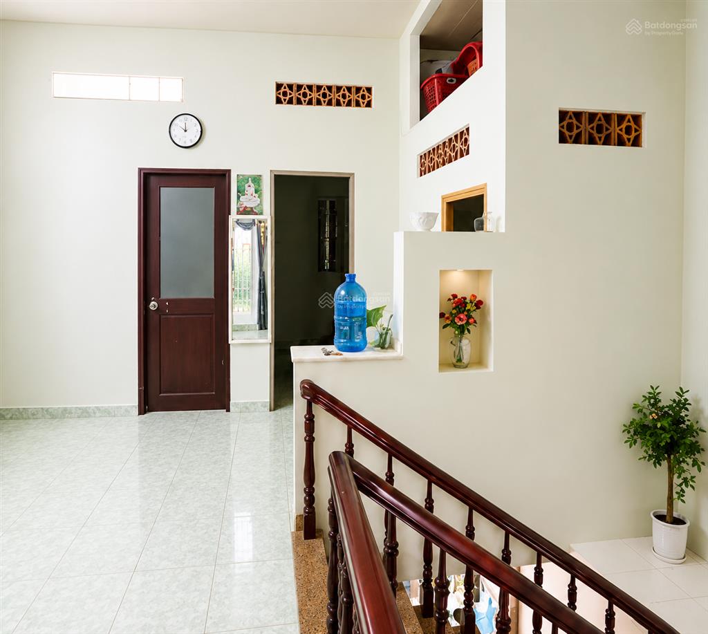 Khu vip tân sơn nhì  nhà 85m ngang 4.6m nở hậu 6m  gần ga t3  chỉ 7.x tỷ