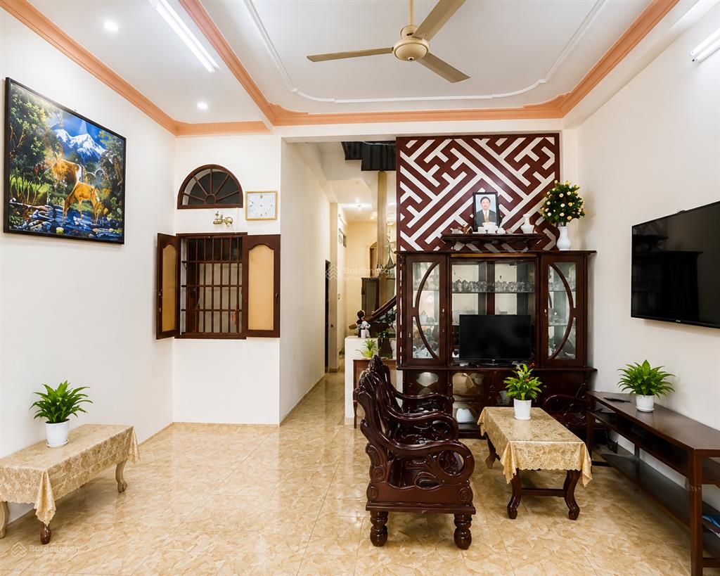 Khu vip tân sơn nhì  nhà 85m ngang 4.6m nở hậu 6m  gần ga t3  chỉ 7.x tỷ