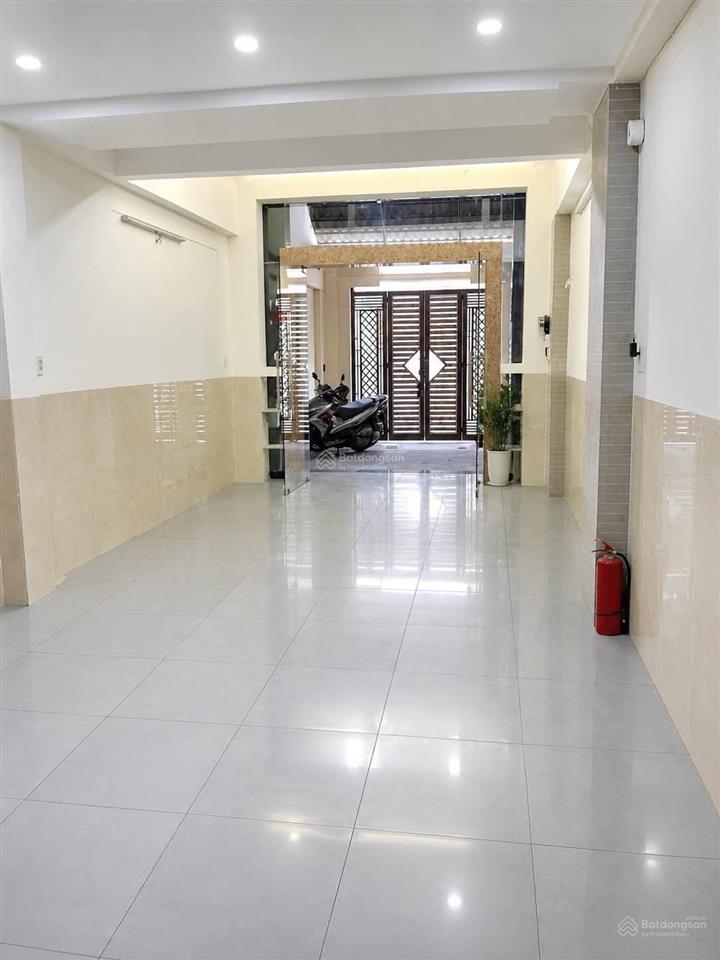Mặt tiền đối diện aeon mall dòng tiền 30 triệu nhà mới 5 tầng 70m chỉ nhỉnh 9