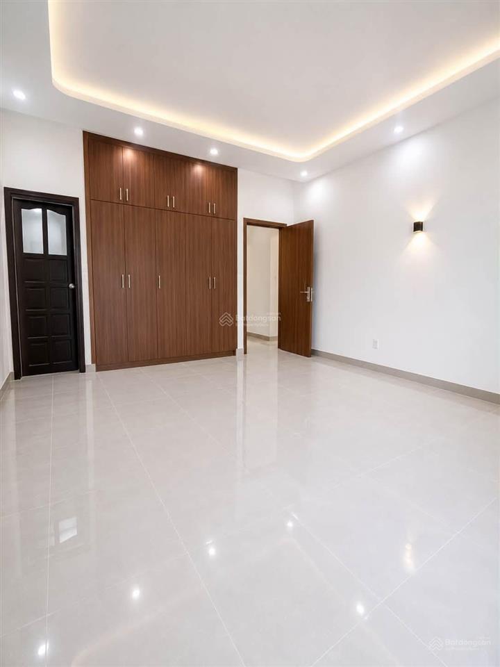 Đối diện đhct hxh thông sát mặt tiền nhà mới 4 tầng ngang 4.7m nở hậu giá nhỉnh 8 tỷ