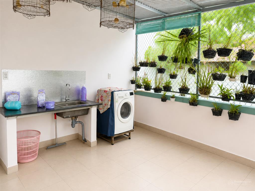 Cho thuê phòng 20m2  mặt tiền tân kỳ tân quý  gần aeon  4tr/tháng