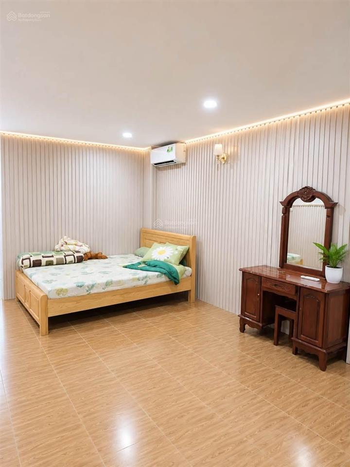 Giảm sâu  chỉ 5 tỷ có nhà 2 tầng 70m  hẻm ô tô đỗ cửa gần đhct