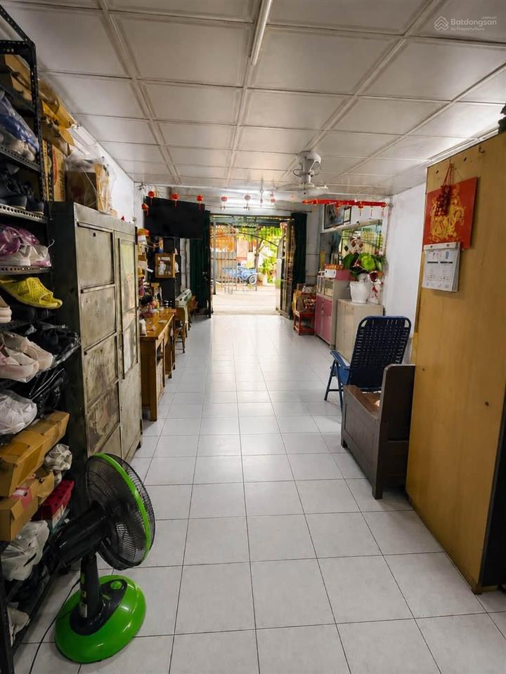 Bán nhà ngay ngã tư âu cơ lạc long quân, hẻm xe hơi tránh, 74m2, 3 tầng