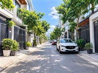 Chỉ 8.3 tỷ nhà mới 3 tầng 100m ngang 5 hxh giáp aeon tân phú