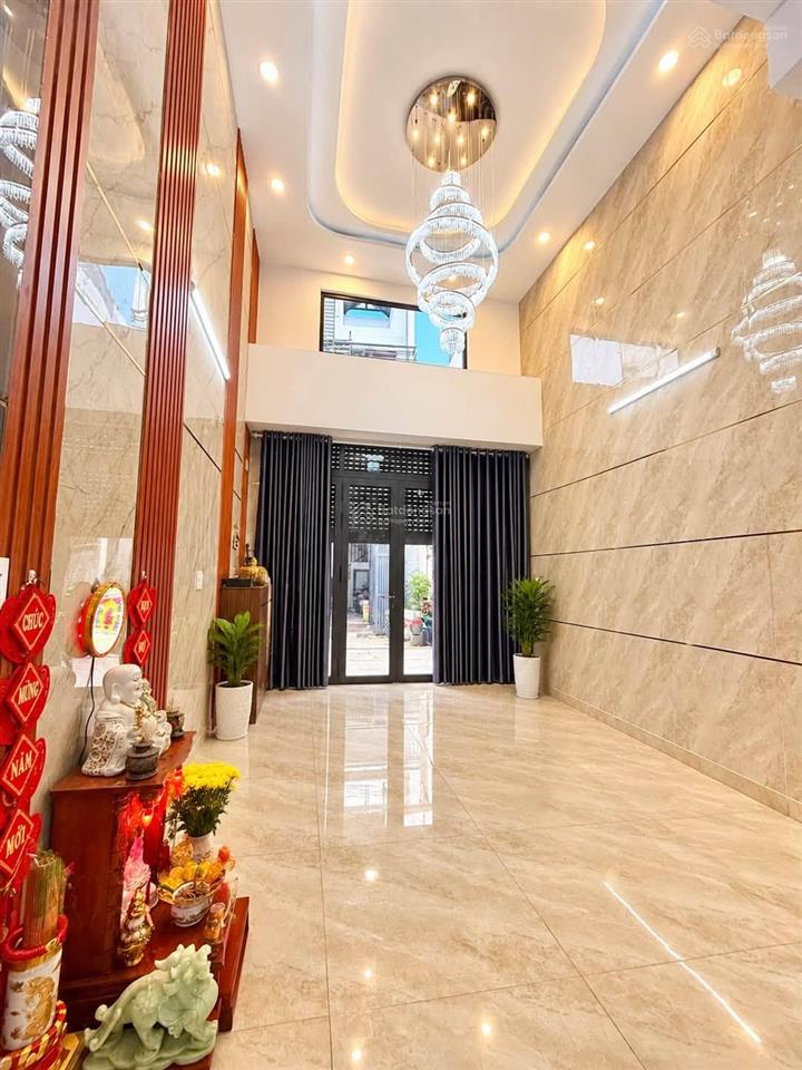 Gấp bán chỉ 7.x tỷ thương lượng  nhà mới 5 tầng dts 200m hẻm xe hơi thông gần aeon mall