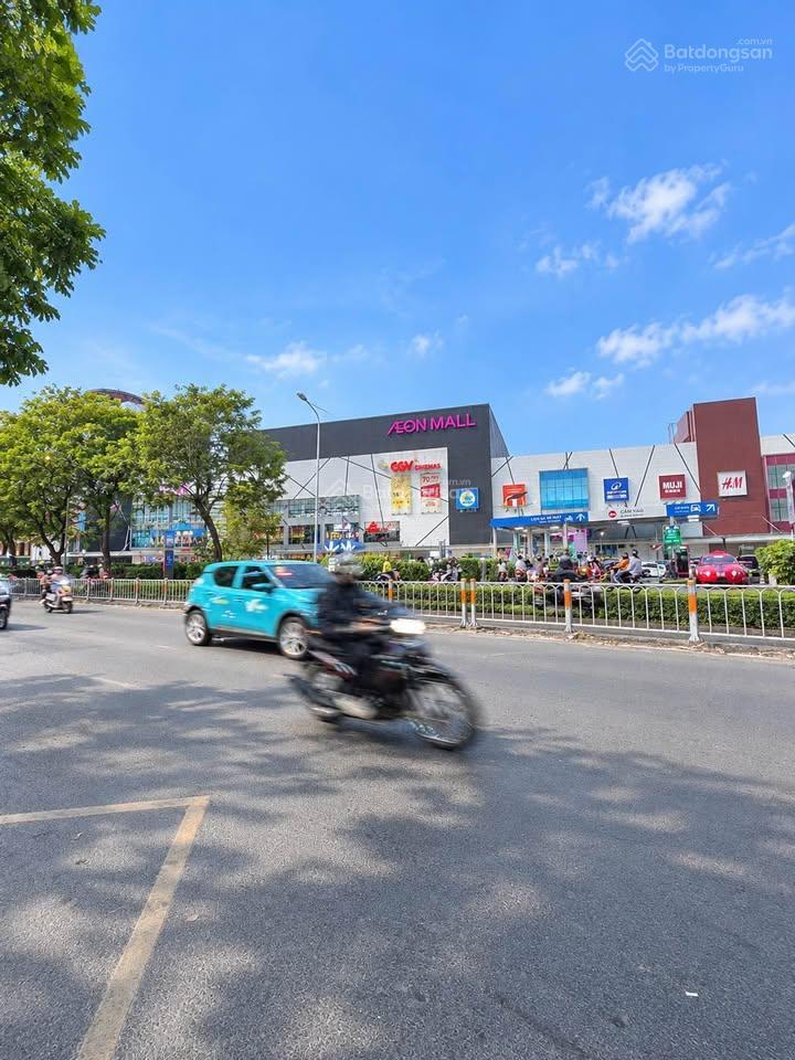 Bán nhà 5 tầng 110m ngang 8m, hẻm 8m đối diện aeon mall tân phú