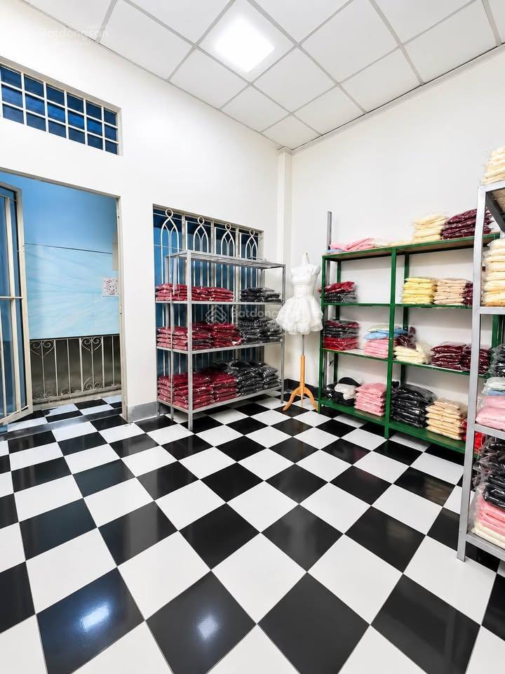 Thoại ngọc hầu hxh tránh 2 tầng 72m sẵn dòng tiền nhỉnh 7 tỷ