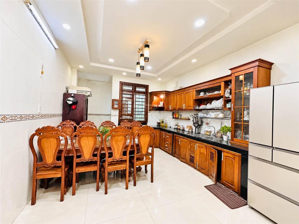 Bán nhà gần chợ tân hương 2 tầng 80m hẻm xe hơi tránh giá 7.x