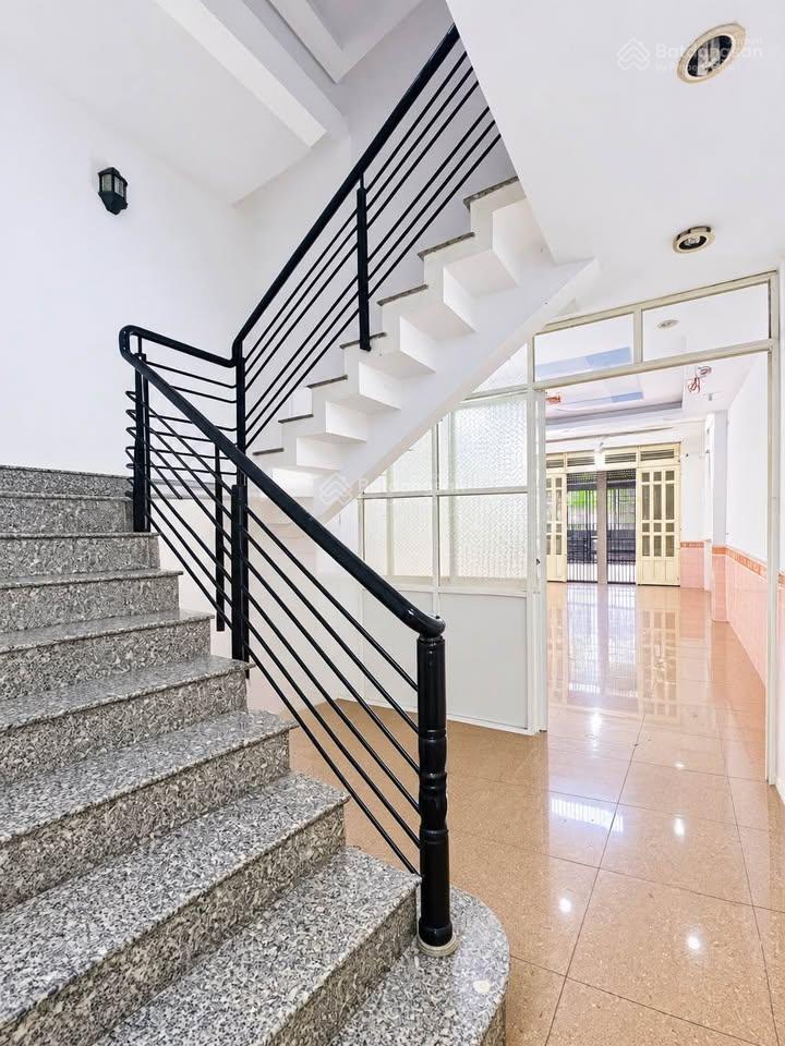 Mặt tiền kinh doanh khu bàn cờ họ lê tân phú 68m2 4 tầng rộng thoáng có sẵn dòng tiền nhỉnh 9 tỷ