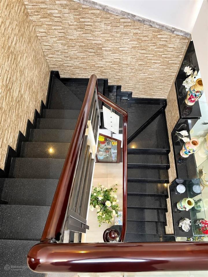 Bán nhà gần đầm sen, hẻm xe hơi, 74m nở hậu, 2 tầng giá 6.x