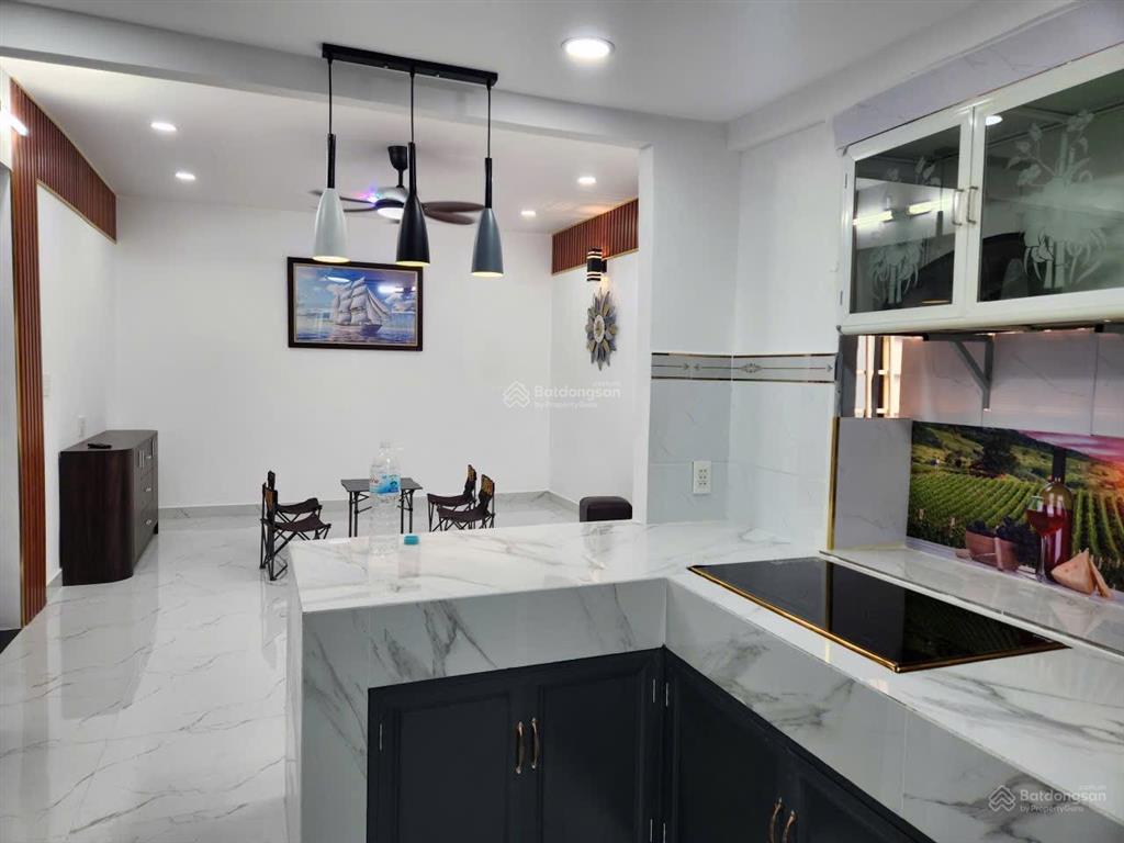 Chính chủ bán cc 2pn bàu cát, tân bình diện tích 62m2 (2pn, 1wc) giá 1,980 tỷ (~32tr/m2)