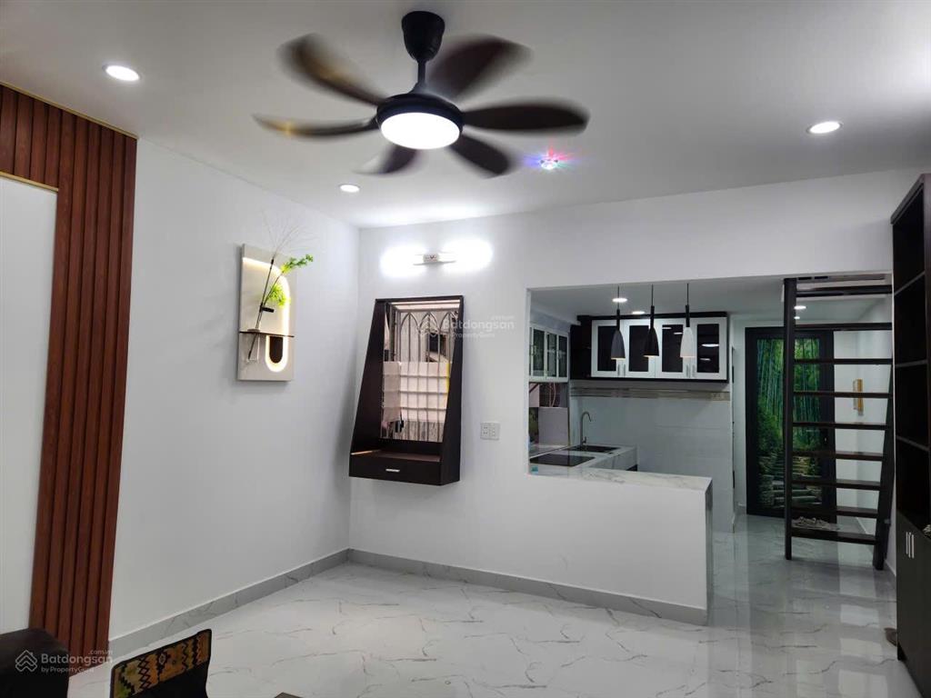 Chính chủ bán cc 2pn bàu cát, tân bình diện tích 62m2 (2pn, 1wc) giá 1,980 tỷ (~32tr/m2)