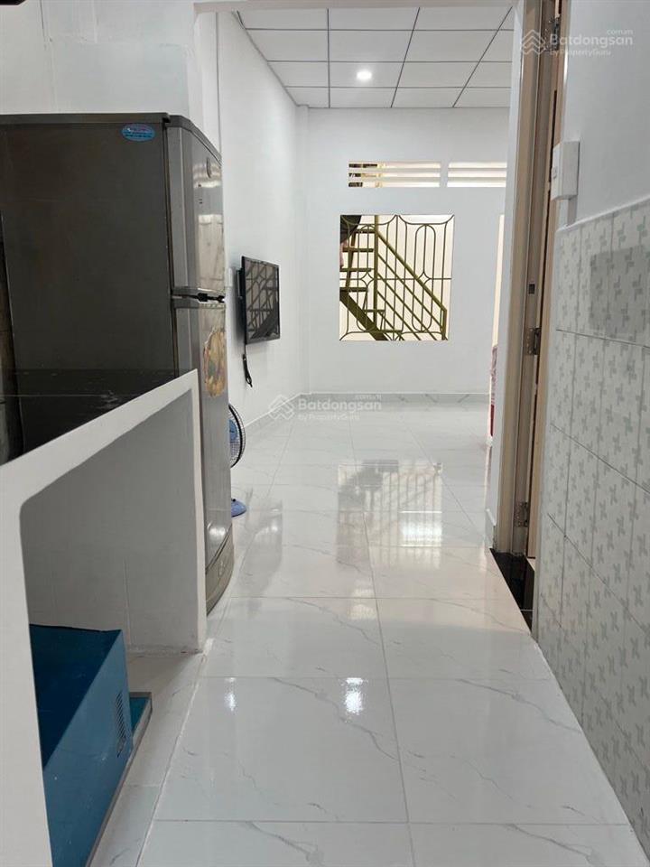 Bán nhà mới đẹp có gác 63,5m2 hẻm 1225 huỳnh tấn phát hẻm to