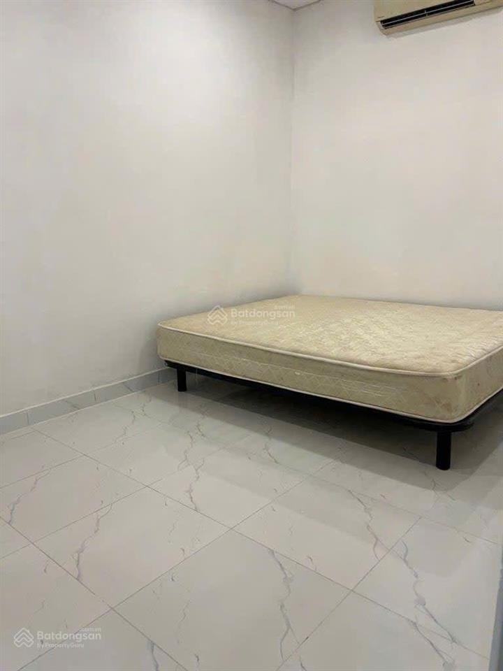Bán nhà mới đẹp có gác 63,5m2 hẻm 1225 huỳnh tấn phát hẻm to