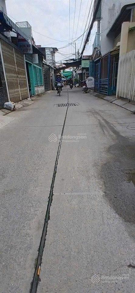 Bán nhà mới đẹp có gác 63,5m2 hẻm 1225 huỳnh tấn phát hẻm to