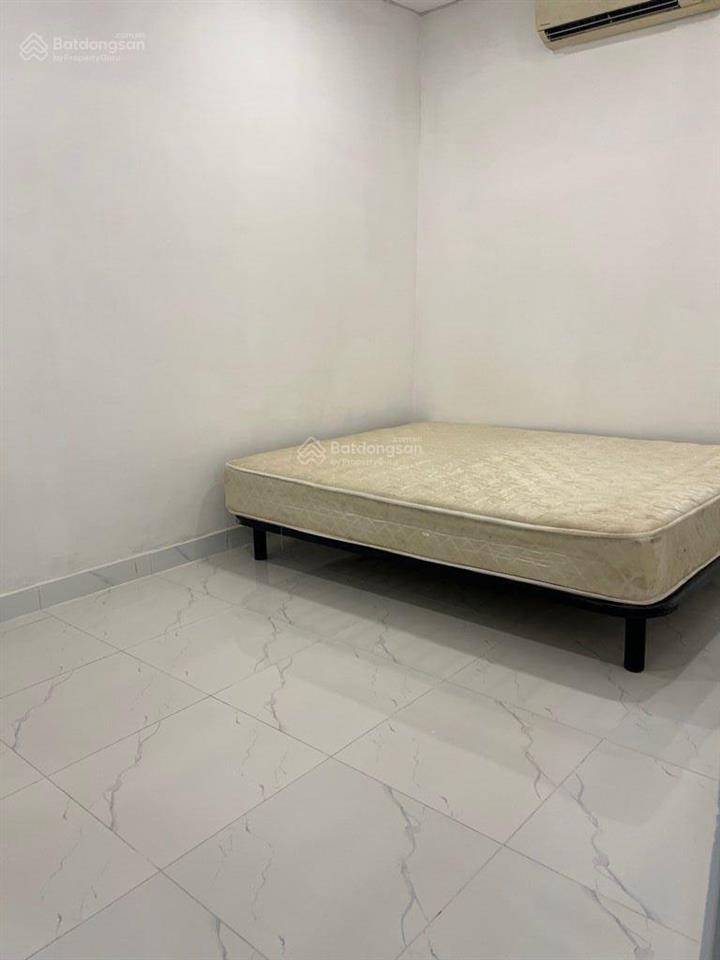 Bán nhà mới đẹp có gác 63,5m2 hẻm 1225 huỳnh tấn phát hẻm to