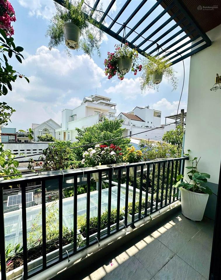 Nhà mới ở ngay2 tầng 98m2 nội thất cao cấp nhỉnh 6 tỷ quận 9