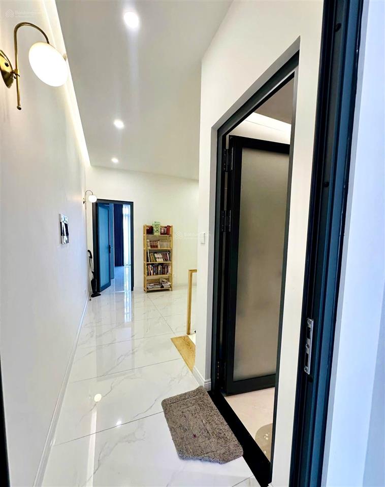 Nhà mới ở ngay2 tầng 98m2 nội thất cao cấp nhỉnh 6 tỷ quận 9