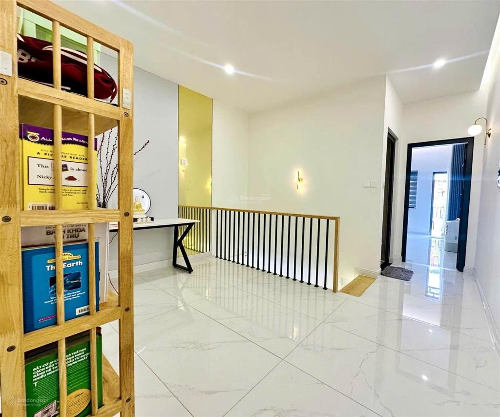 Nhà mới ở ngay2 tầng 98m2 nội thất cao cấp nhỉnh 6 tỷ quận 9