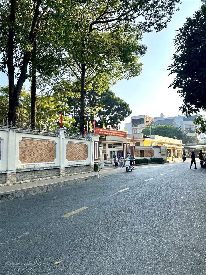 Nhà ngon khu đại học kiểm sát, 68m2, đường 6m có vỉa hè nhỉnh 6 tỷ
